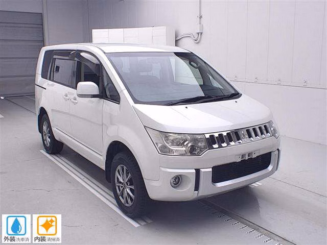 Mitsubishi Delica D:5