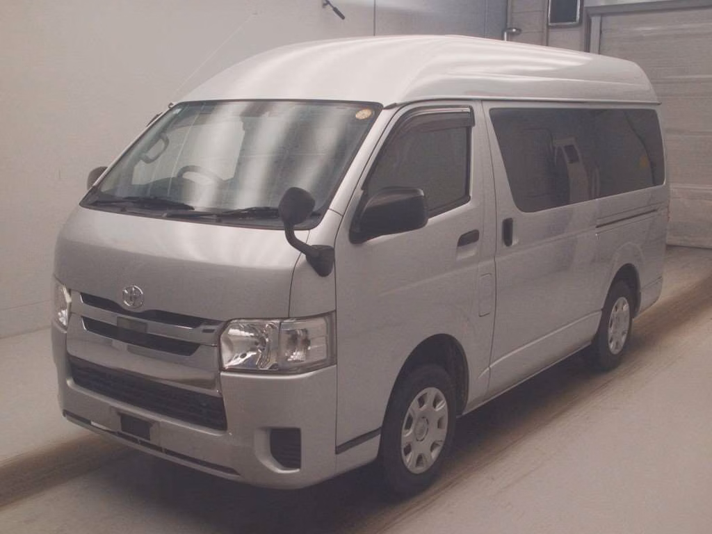 TOYOTA REGIUS ACE