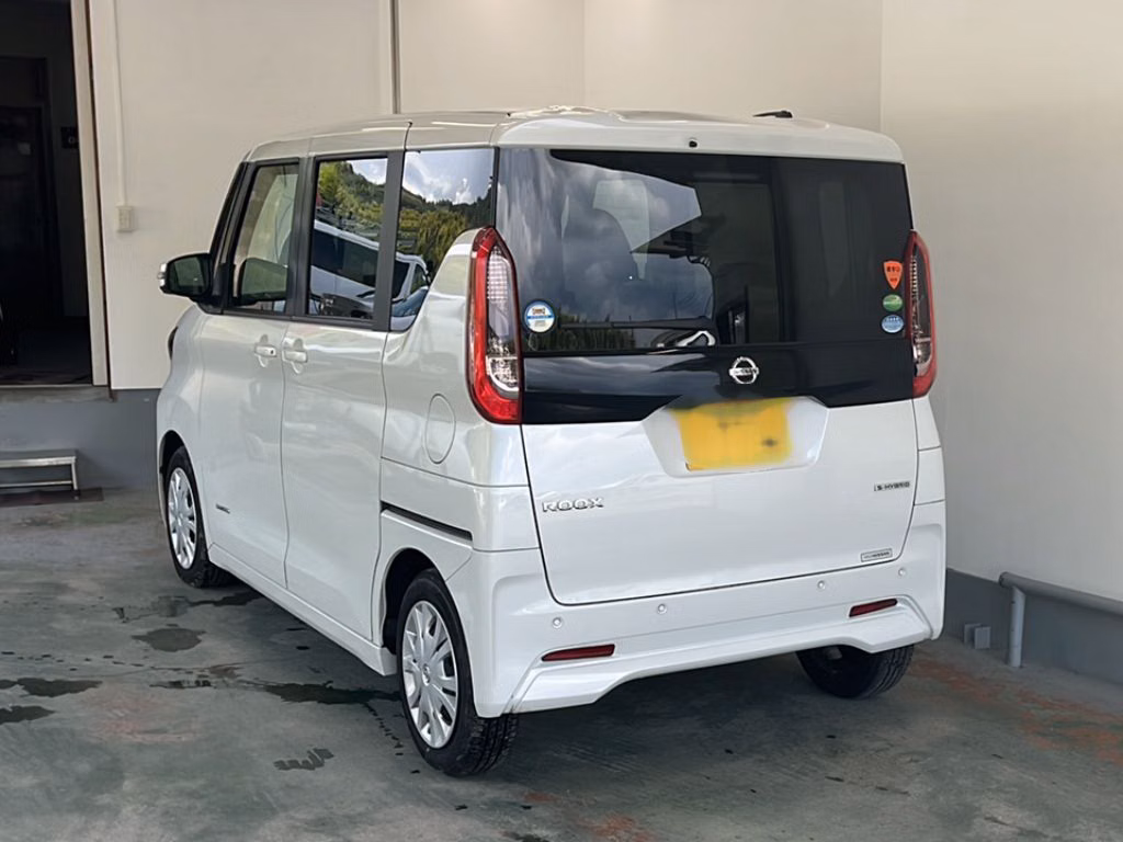 NISSAN ROOX
