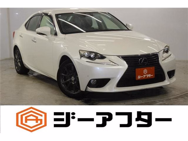 Lexus IS300h