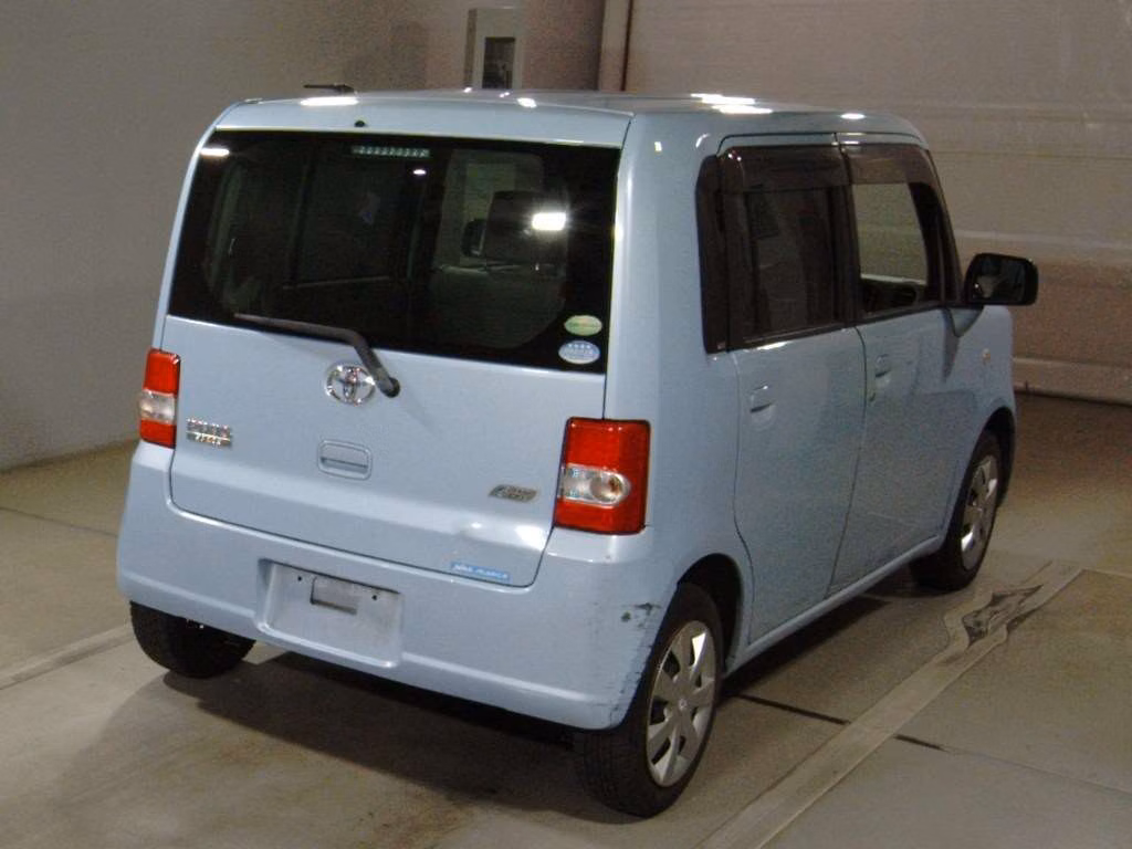 TOYOTA PIXIS SPACE