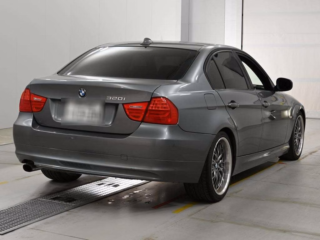 BMW 3-SERIES