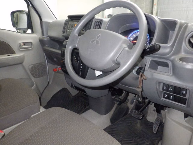 MITSUBISHI MINICAB