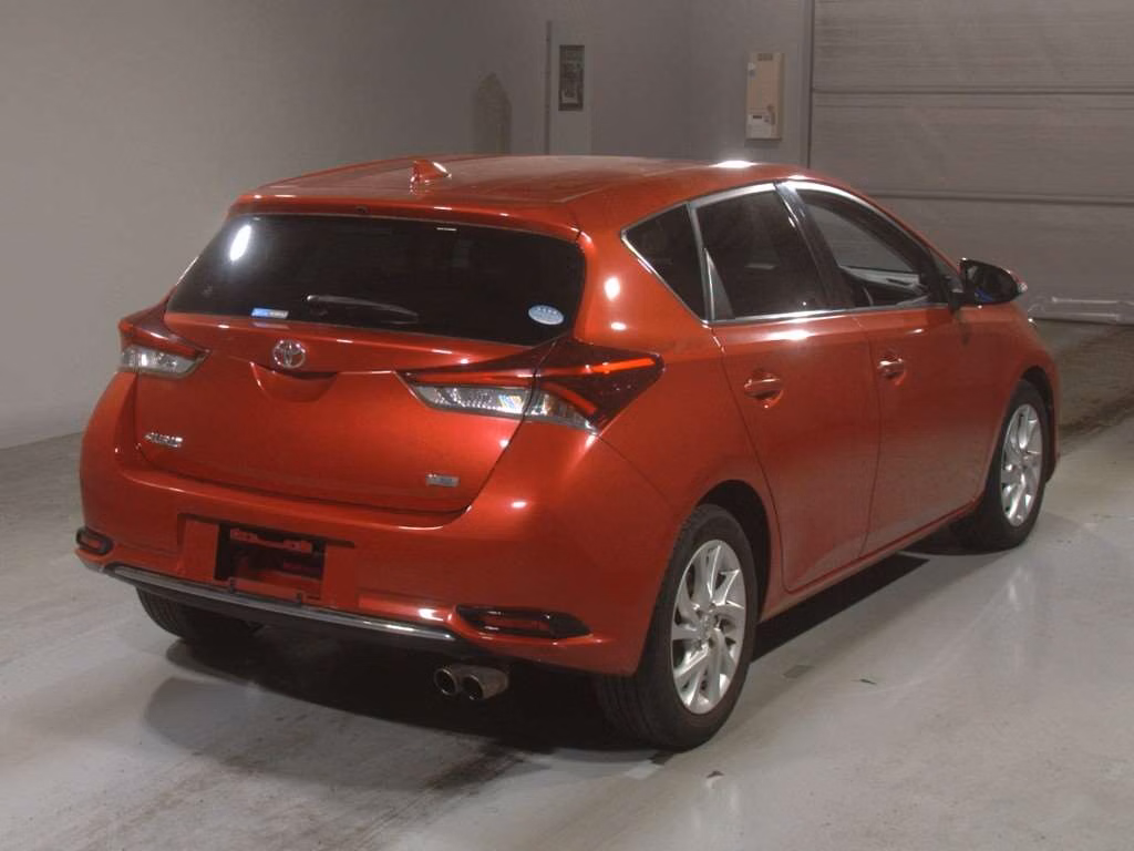 TOYOTA AURIS