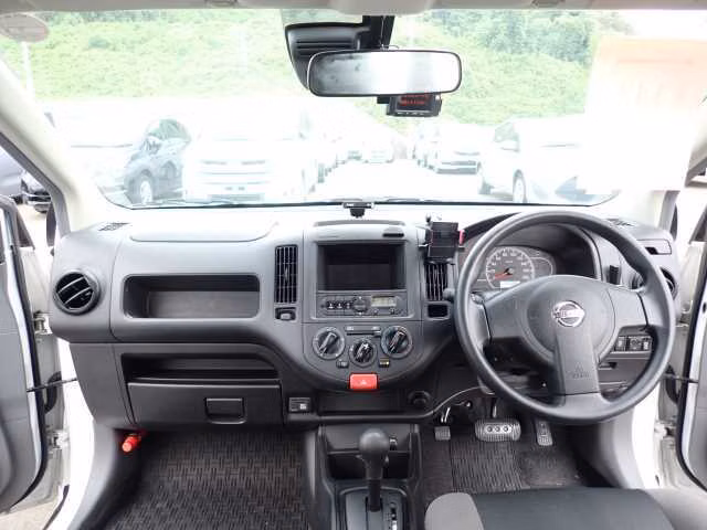 NISSAN AD