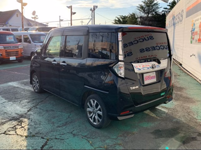 TOYOTA TANK
