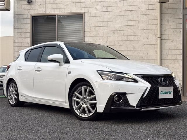 Lexus CT200h