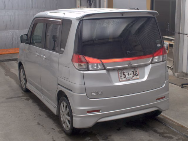 MITSUBISHI DELICA D:2