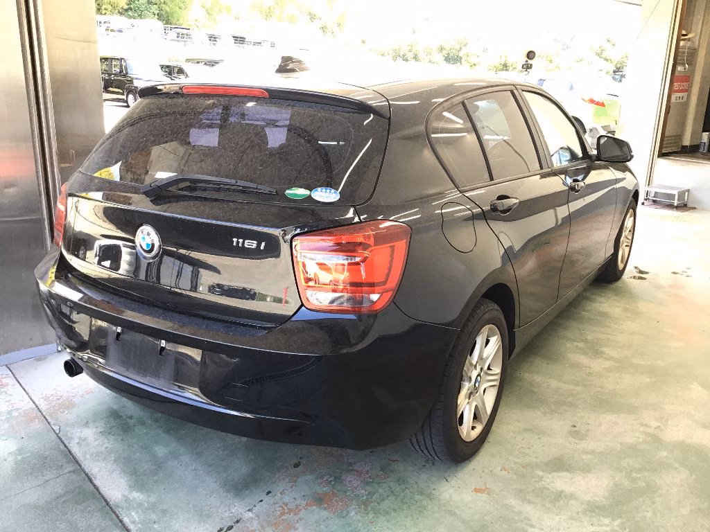 BMW 1-SERIES