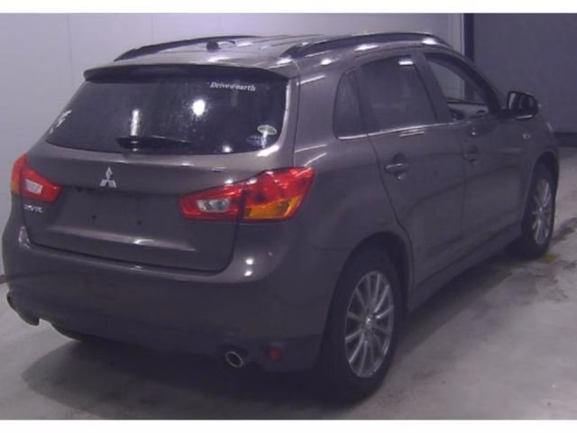 MITSUBISHI RVR