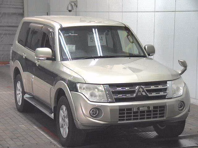 MITSUBISHI PAJERO