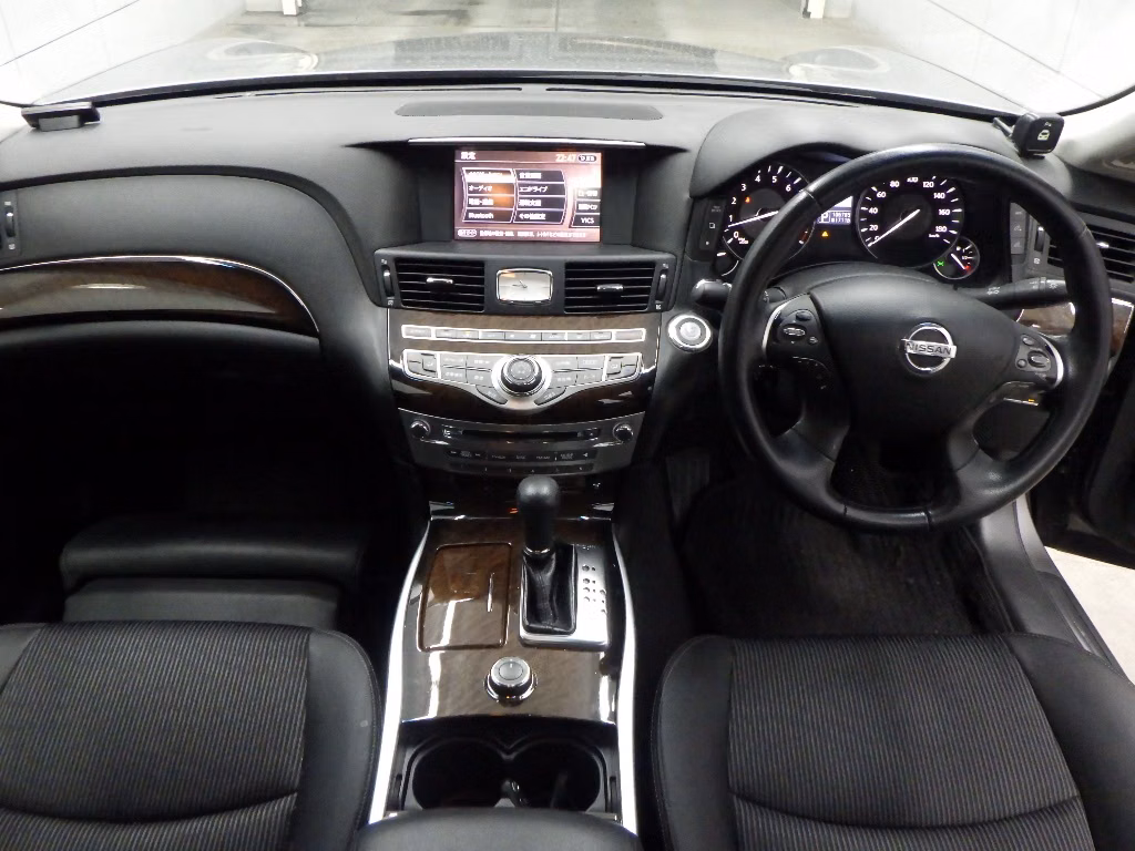 NISSAN FUGA