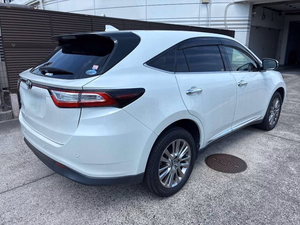 TOYOTA HARRIER