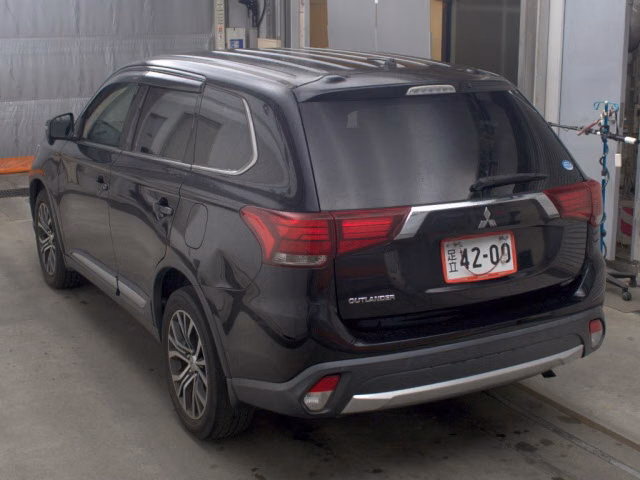 MITSUBISHI OUTLANDER