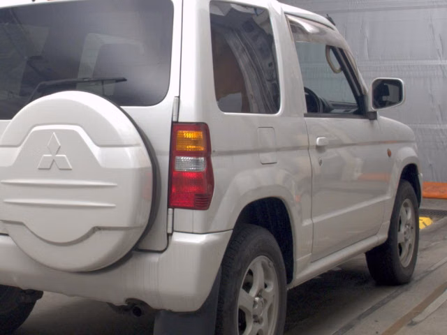 MITSUBISHI PAJERO MINI