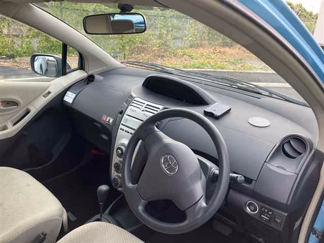 TOYOTA VITZ