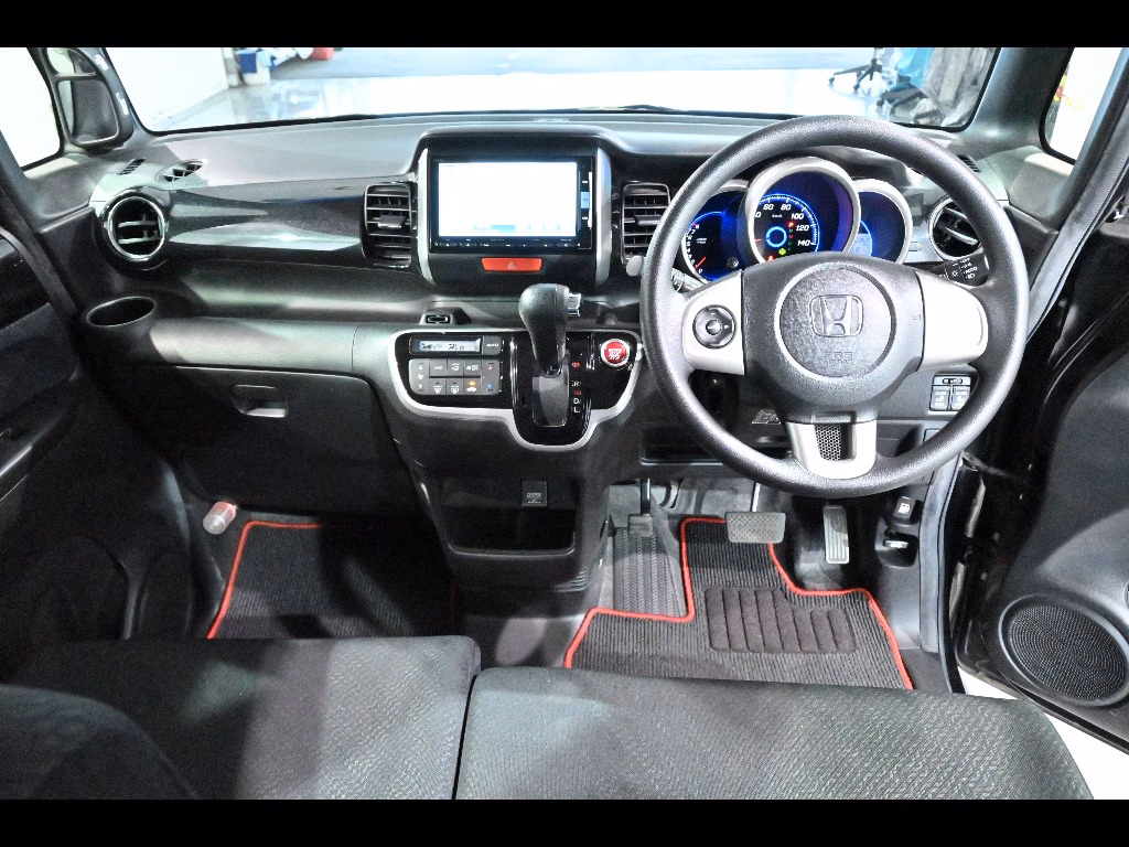 HONDA N-BOX