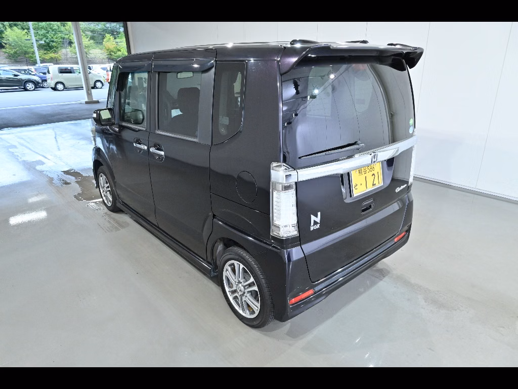 HONDA N-BOX