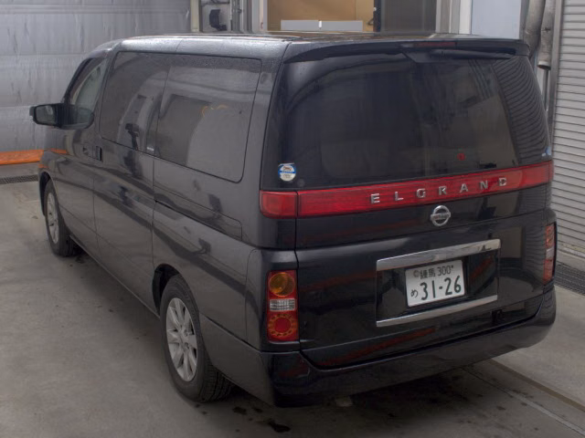 NISSAN ELGRAND