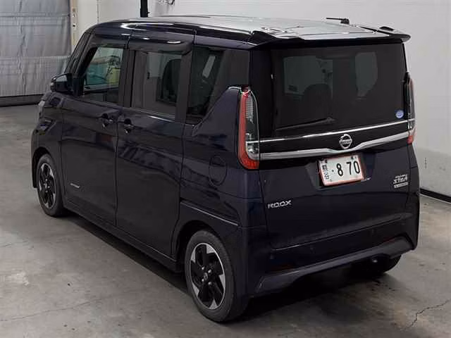 NISSAN ROOX