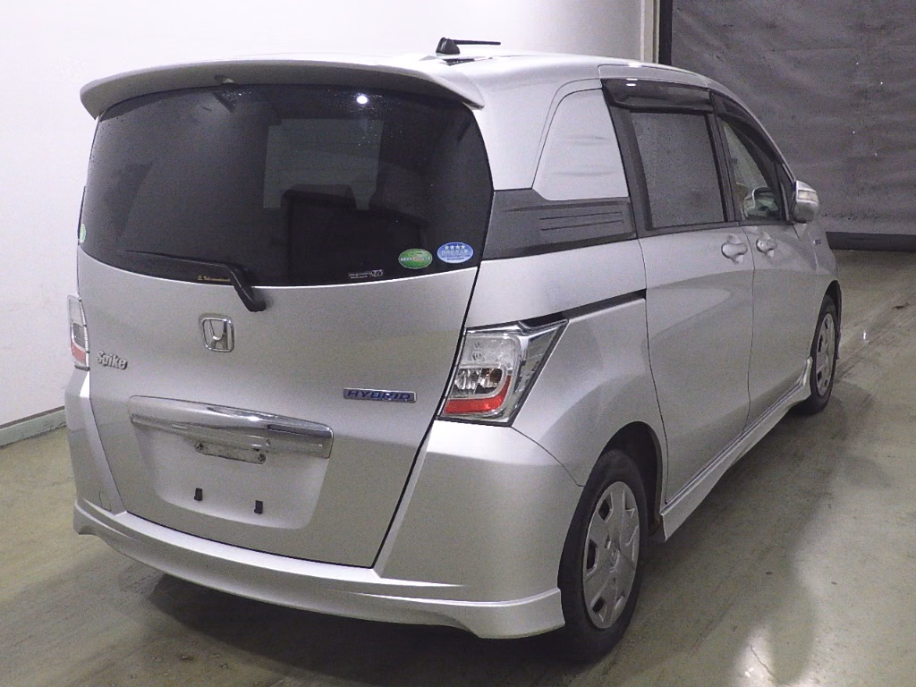 HONDA FREED SPIKE