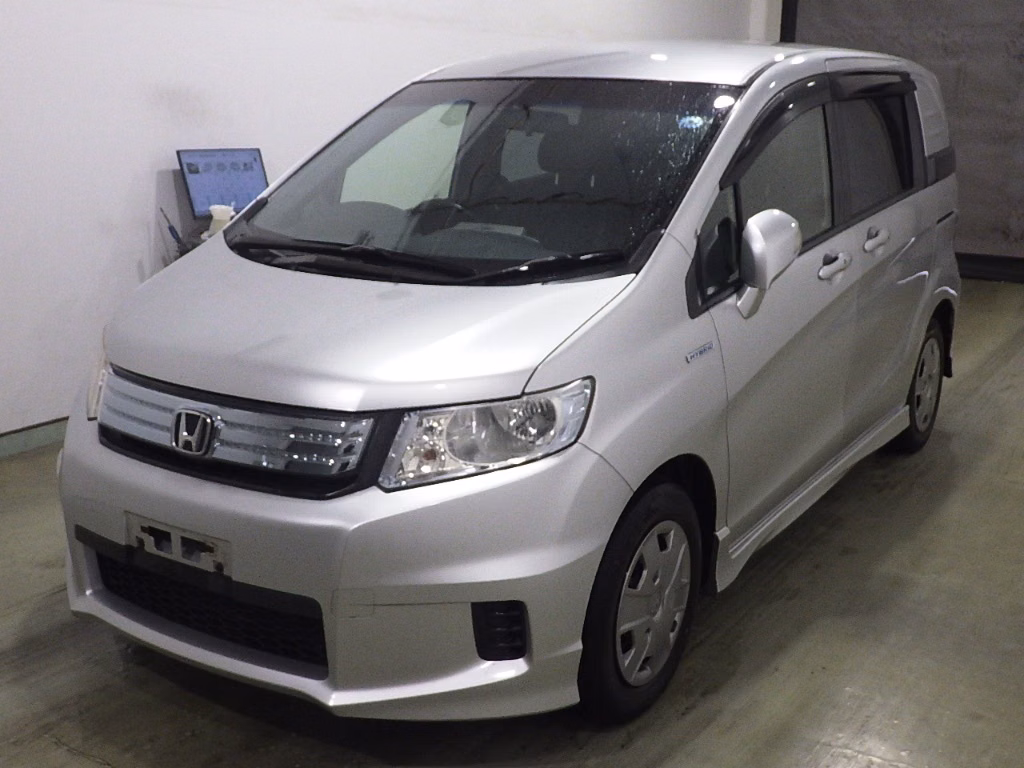 HONDA FREED SPIKE