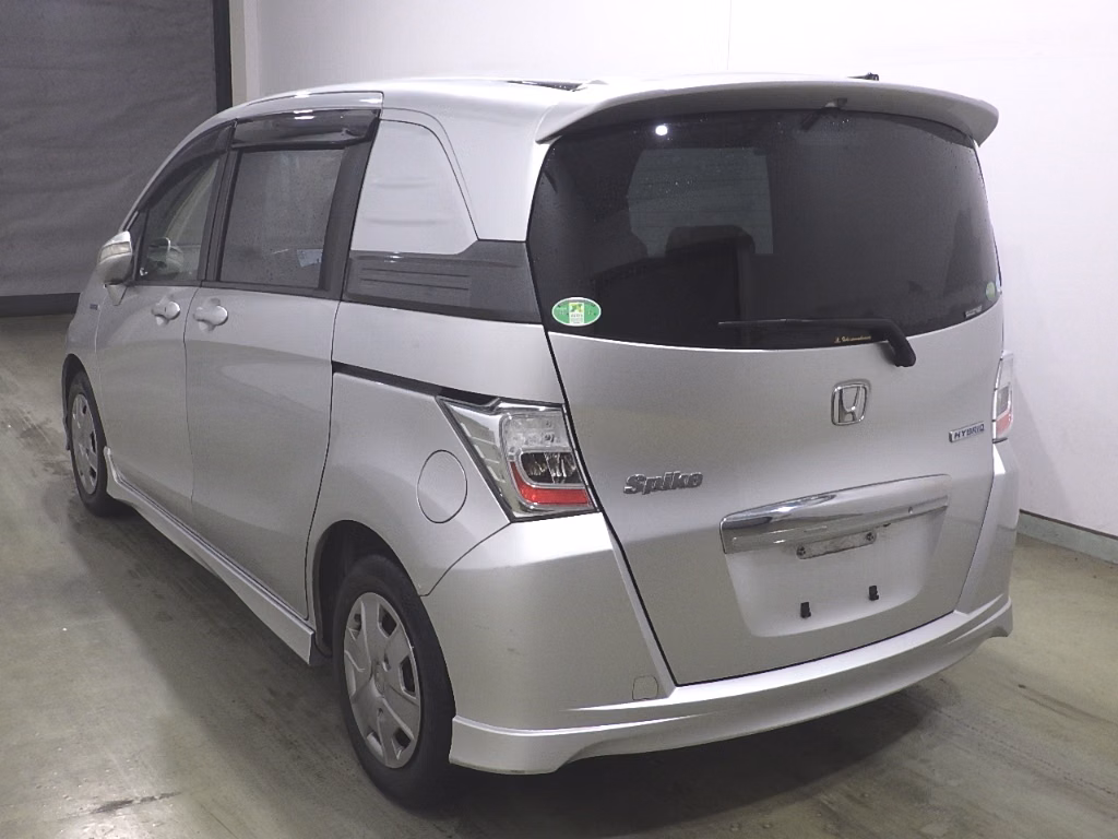 HONDA FREED SPIKE