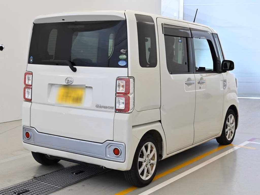DAIHATSU WAKE