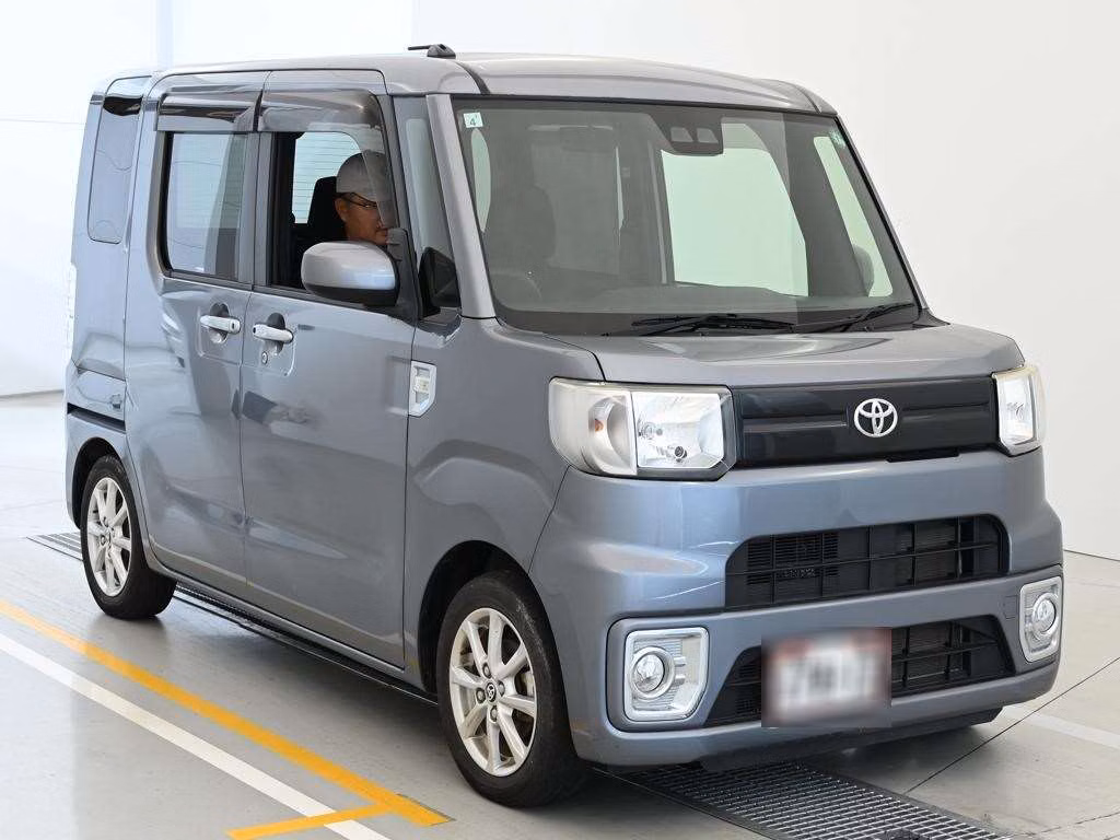 TOYOTA PIXIS MEGA