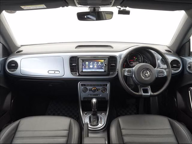 VOLKSWAGEN BEETLE