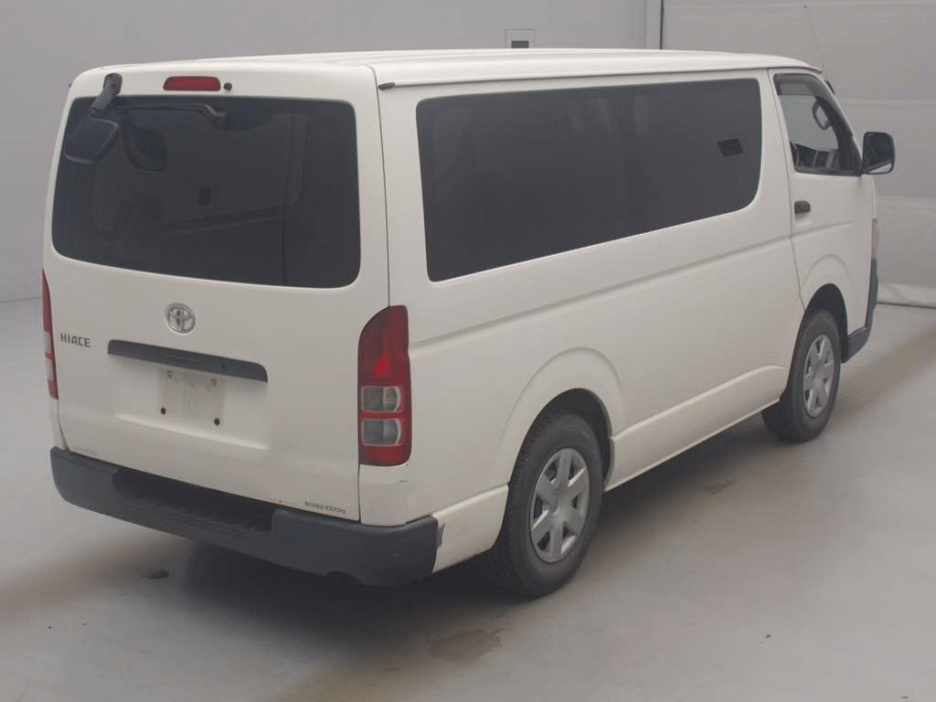 TOYOTA REGIUS ACE