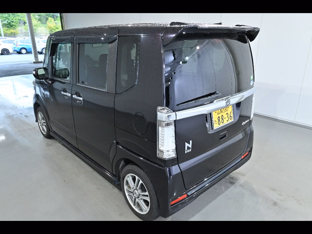 HONDA N-BOX