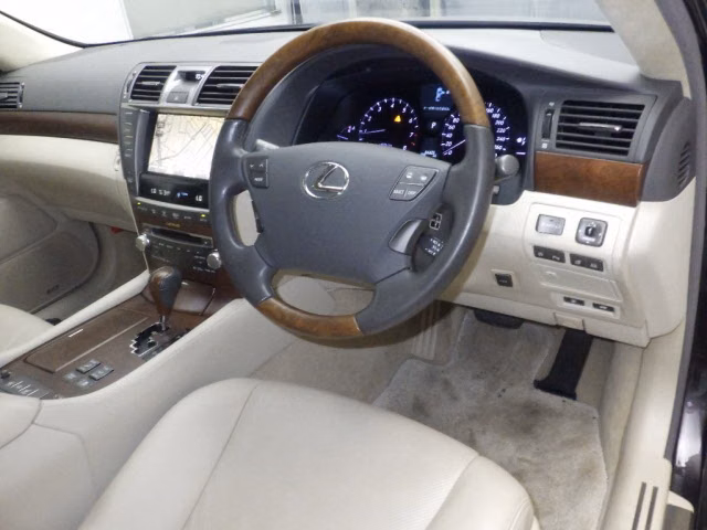 LEXUS LS460