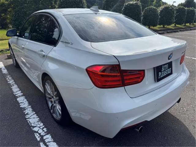 BMW 3-SERIES