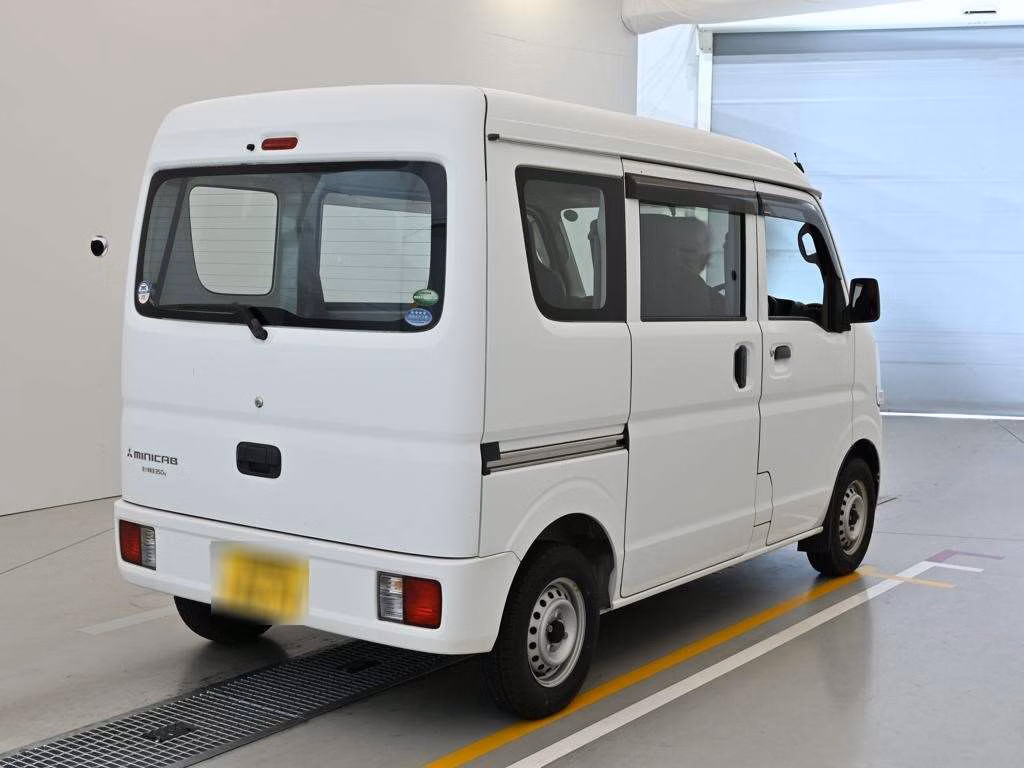MITSUBISHI MINICAB