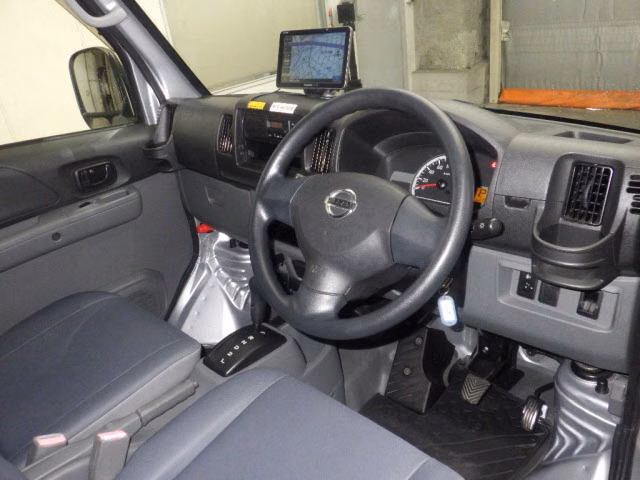 NISSAN NV100 CLIPPER