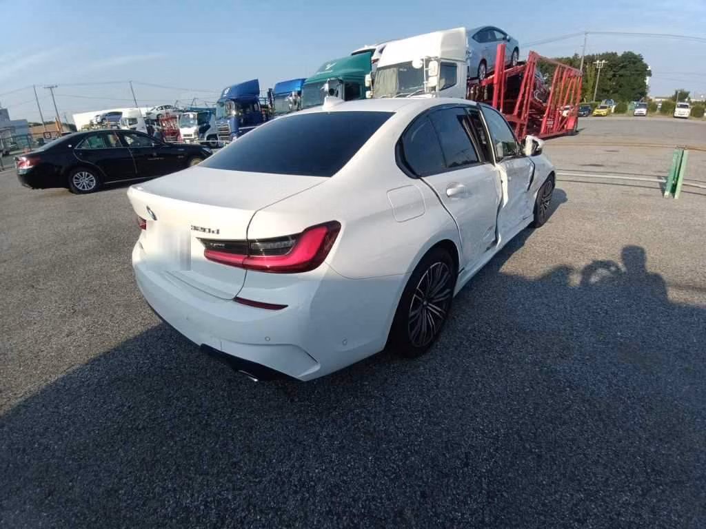 BMW 3-SERIES