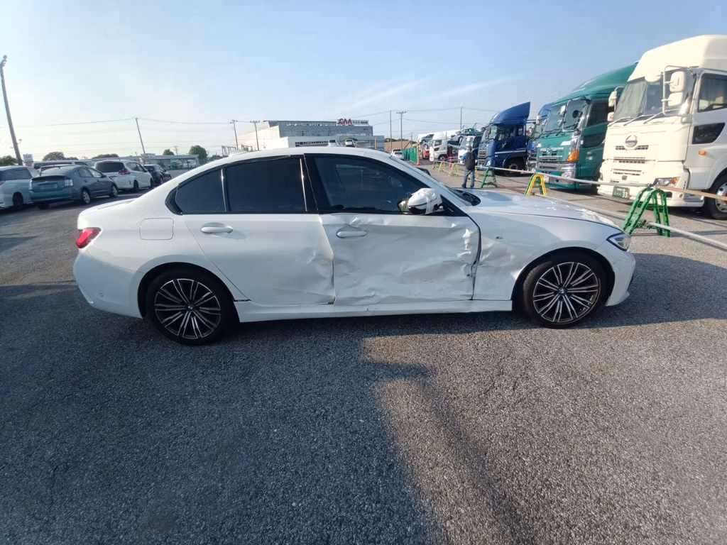 BMW 3-SERIES
