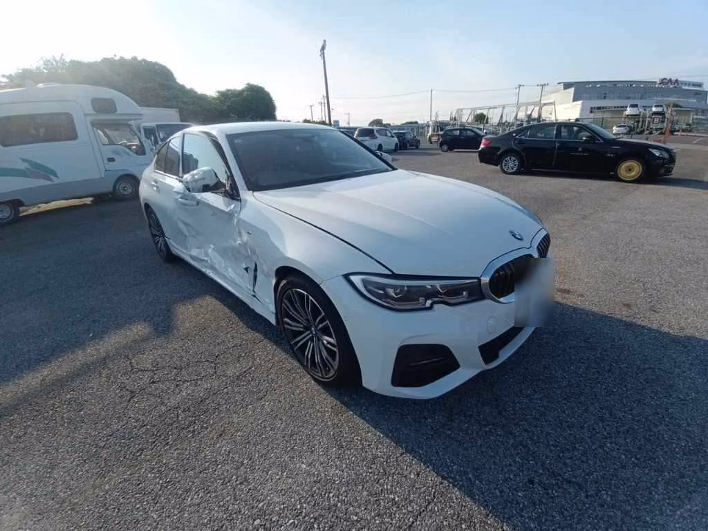 BMW 3-SERIES