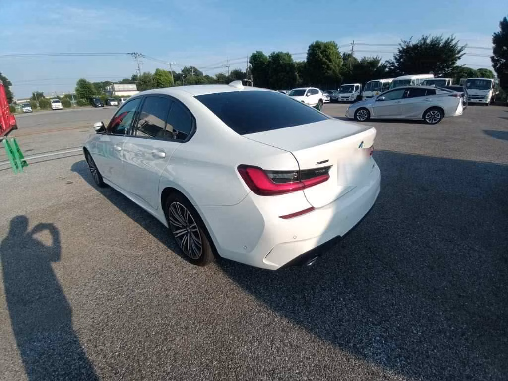 BMW 3-SERIES