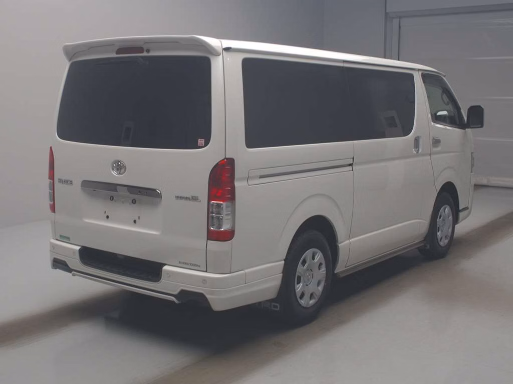 TOYOTA REGIUS ACE