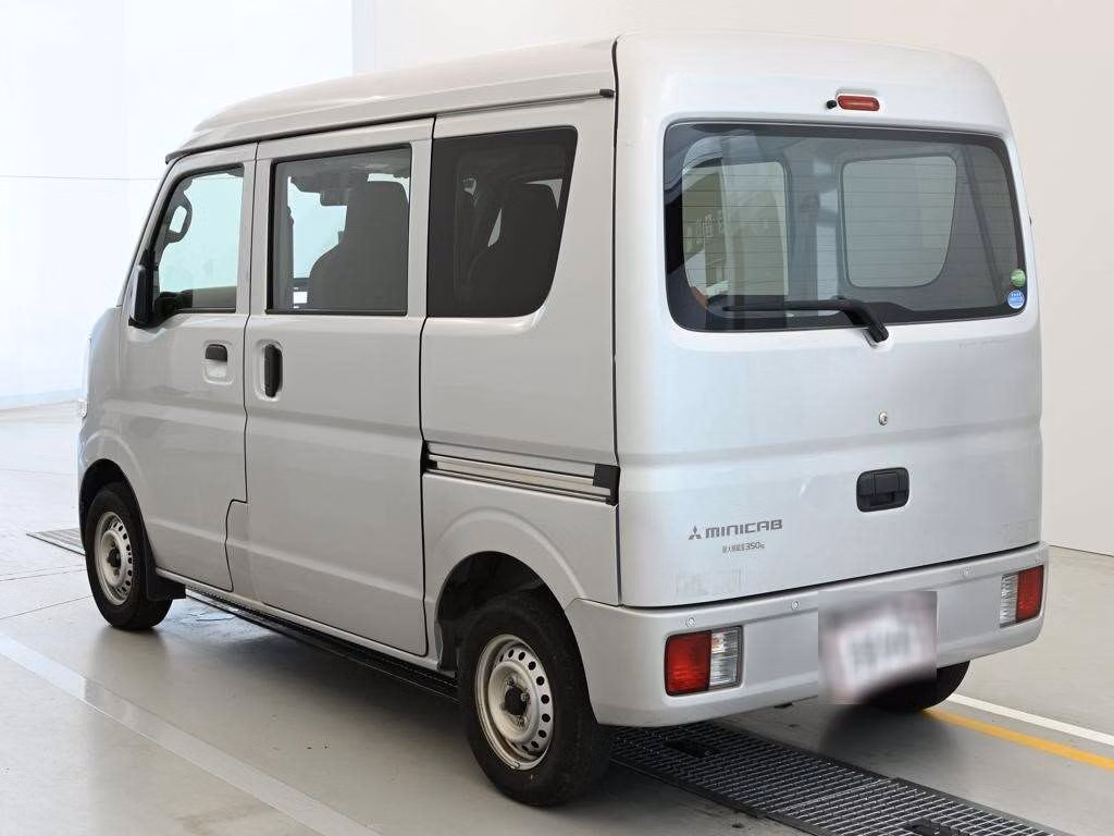 MITSUBISHI MINICAB