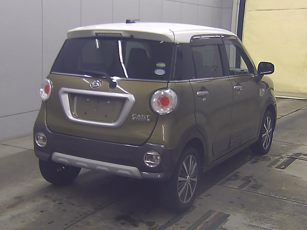 DAIHATSU CAST