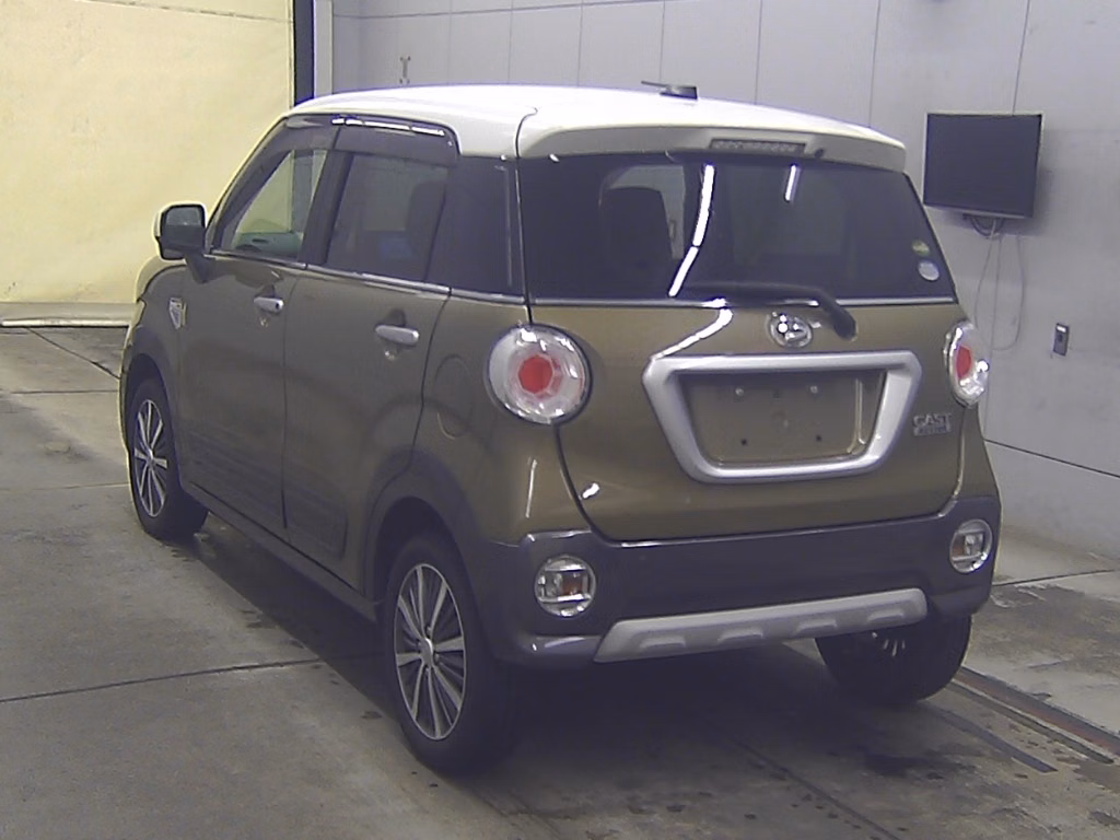 DAIHATSU CAST