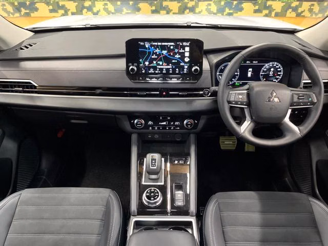 MITSUBISHI OUTLANDER