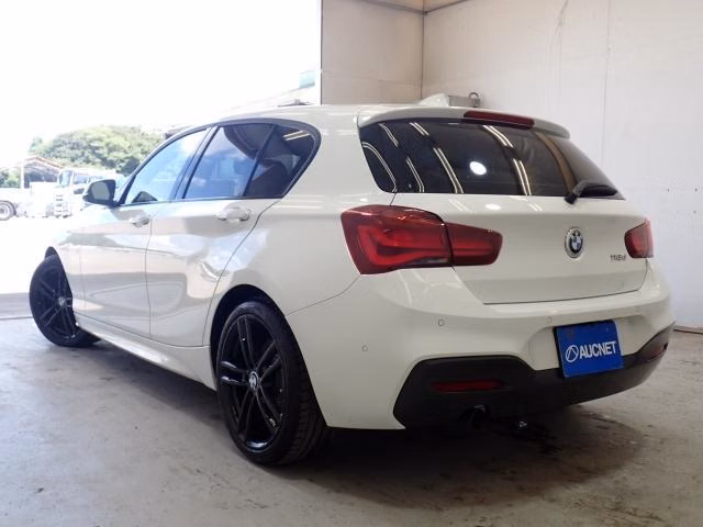 BMW 1-SERIES