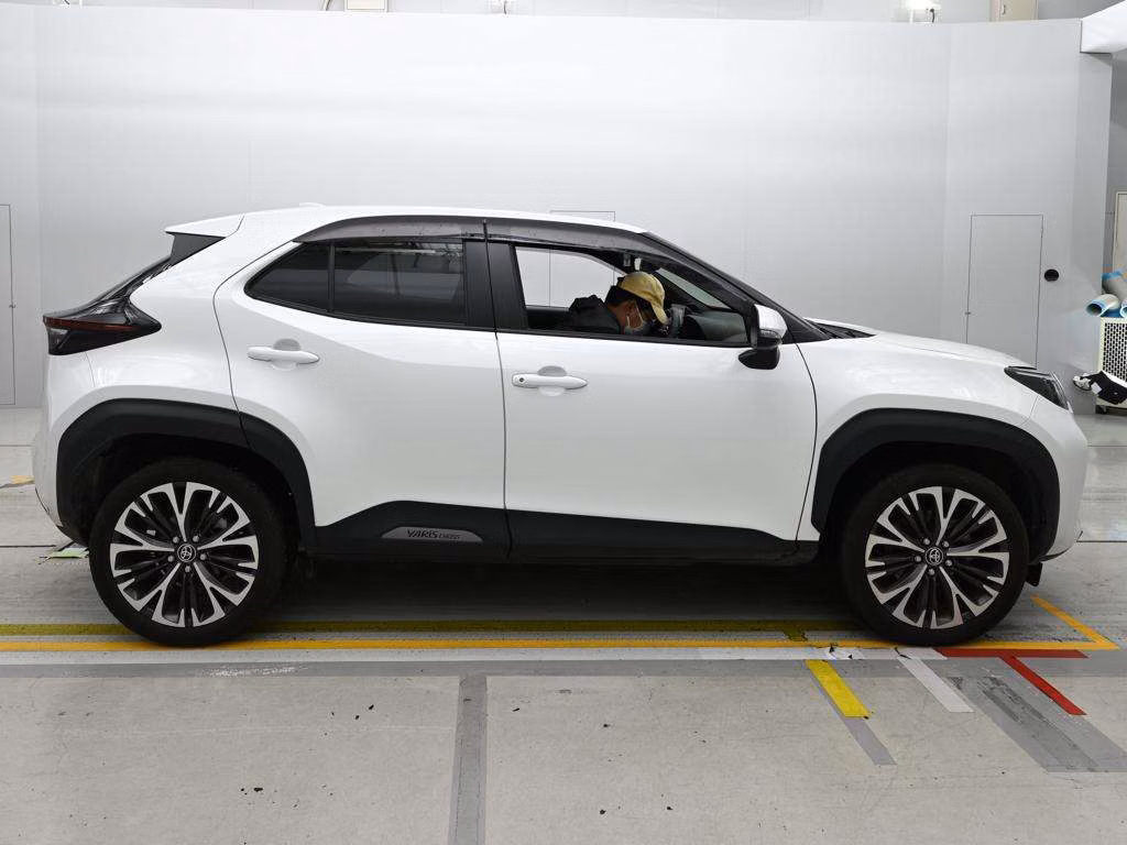 TOYOTA YARIS CROSS