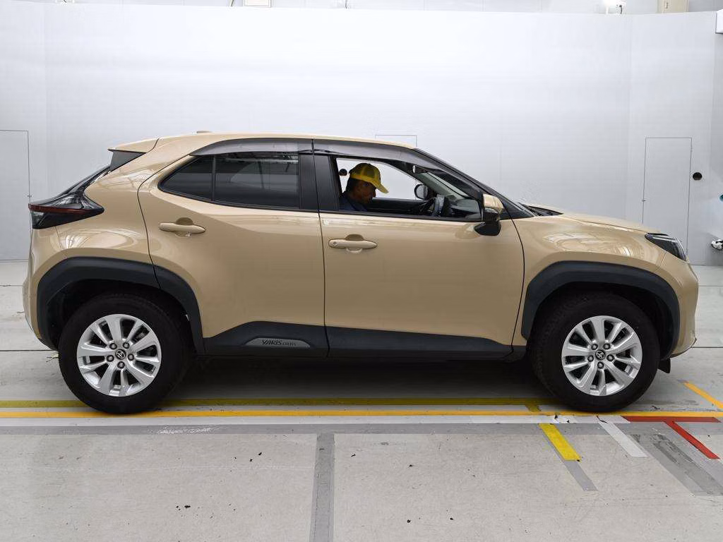 TOYOTA YARIS CROSS