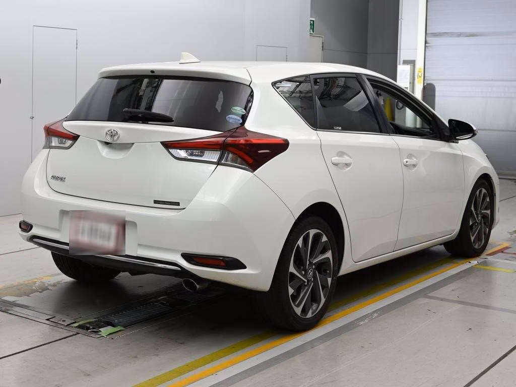 TOYOTA AURIS