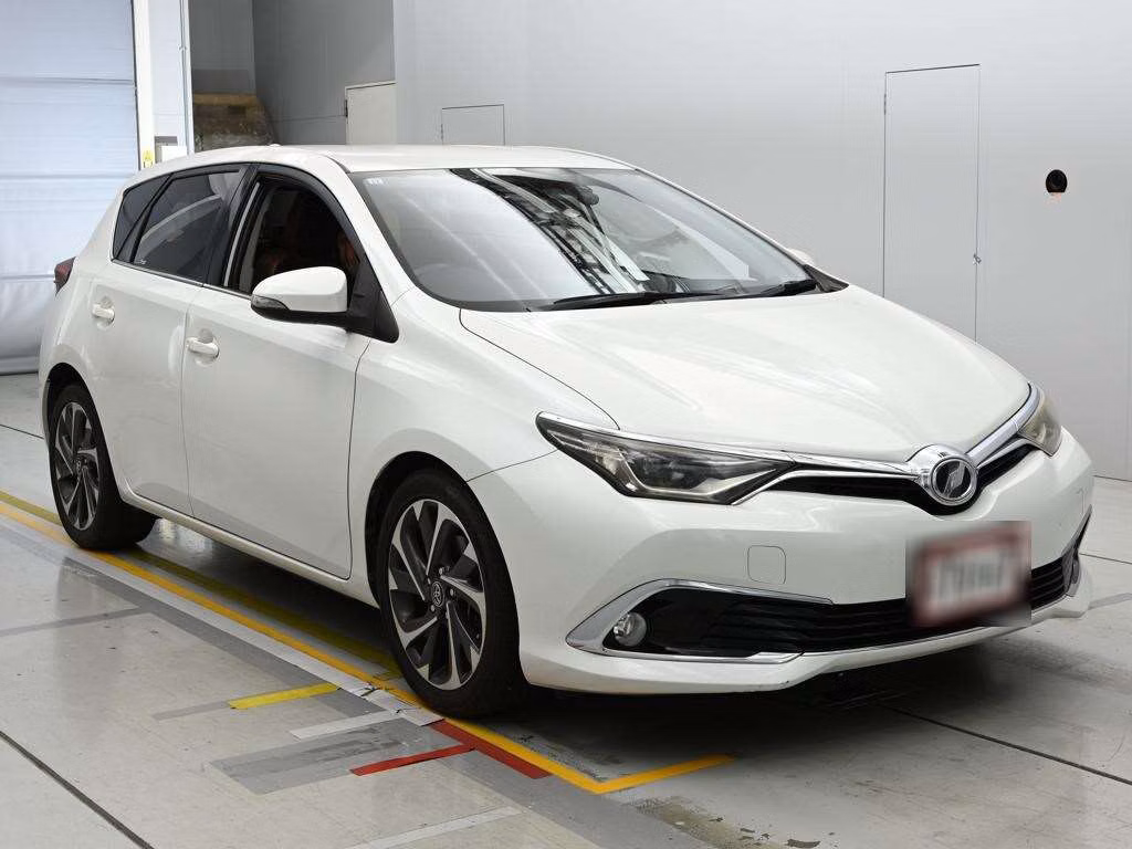 TOYOTA AURIS